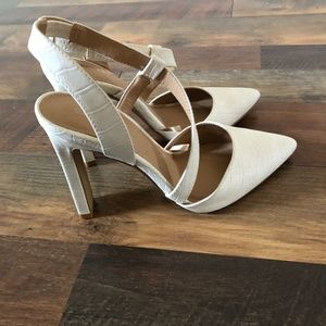 Express women’s shoes, size 7